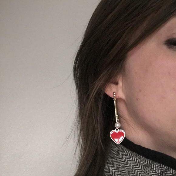 Last 1!!! 💕Red Heart Faux Pearl Earrings 💕 - Picture 4 of 4